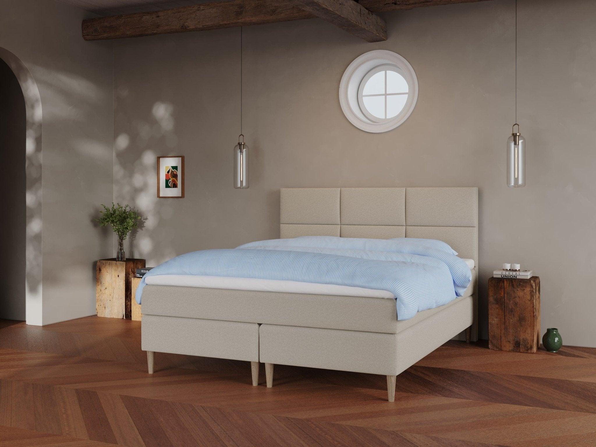 Nordic Dream Svanhild kontinentalseng i sandfarget stoff, 180x200